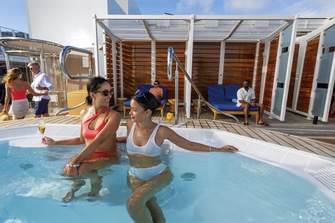 NCL Norwegian Bliss Vibe Beach Club Lifestyle 3 ©Norwegian Cruise Line.jpg